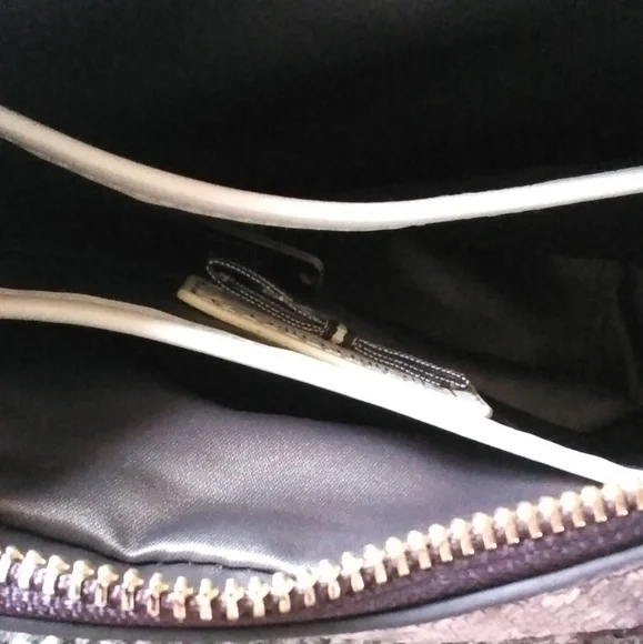 Henri Bendel Rare Snakeskin Convertible Handbag - Picture 6 of 13